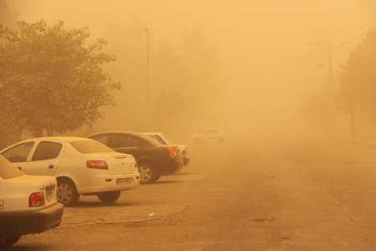 معاون بهداشت دانشگاه: گروه‌های حساس با توجه به وقوع گرد و غبار از منزل خارج نشوند